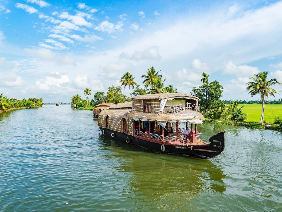 Alleppey Backwaters: 2 Nights / 3 Days Houseboat Cruise - image 1